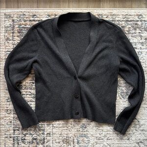 Uniqlo Gray Cardigan Sweater Cropped Knit V-Neck